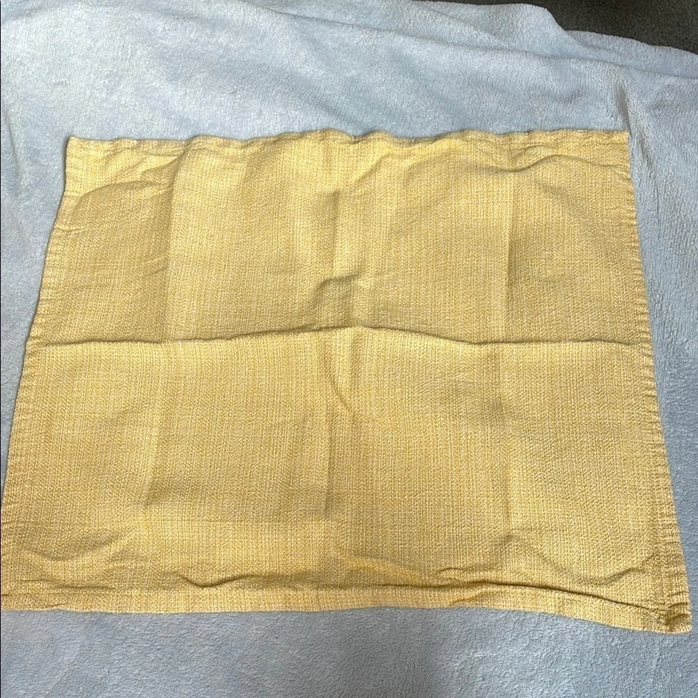 Threshold Set of 4 Yellow Cotton Blend Dinner Napkins